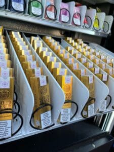Verkaufsautomat für Goldbarren – moderne Geschäftsidee für automatisierten Goldverkauf.