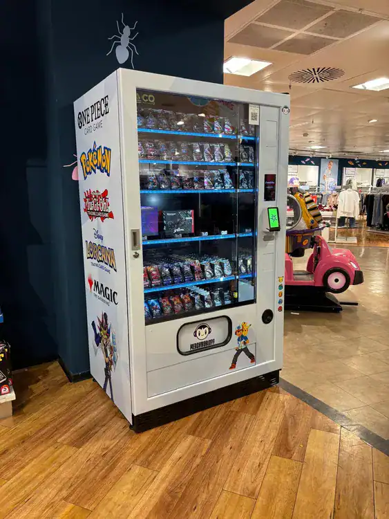 FAS 1050 Pro von Vendvibe als Trading-Card-Automat von Merchworld99 in der GALERIA Dortmund